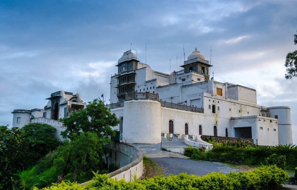 Sajjangarh Monsson Palace <br> 1 km